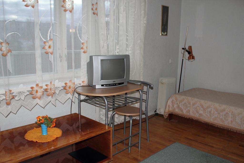 Hotell Paeaesuke Jõhvi Szoba fotó