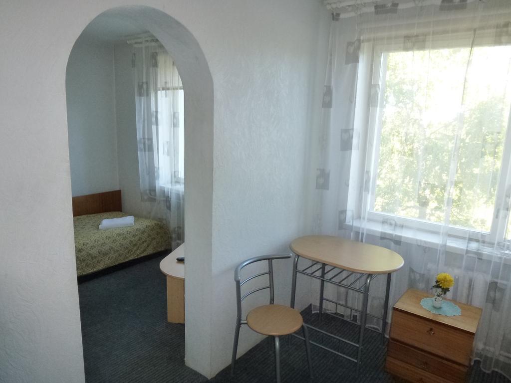 Hotell Paeaesuke Jõhvi Szoba fotó